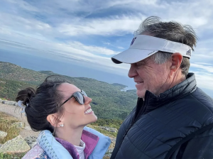 But they do look in love in this pic, which I think may be from her Instagram.